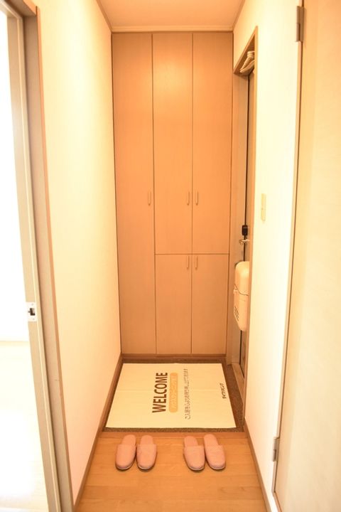 ドミール神田 参番館の玄関