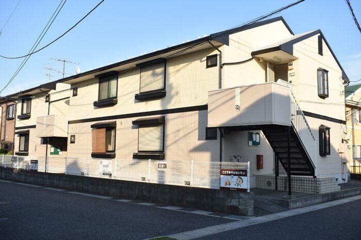 ドミール神田 参番館の外観