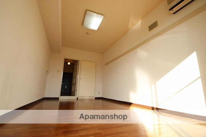 ナイスアーバンスピリッツ鶴瀬の居間