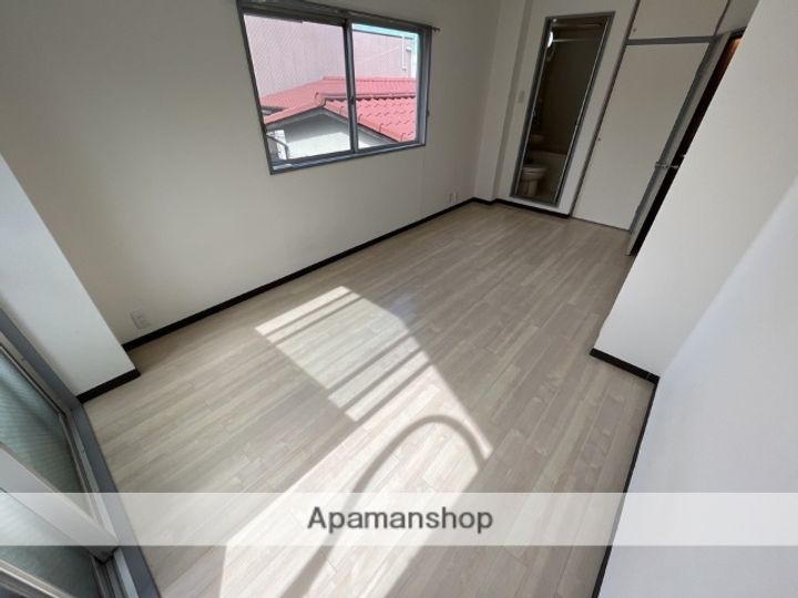 東和マンションの内装