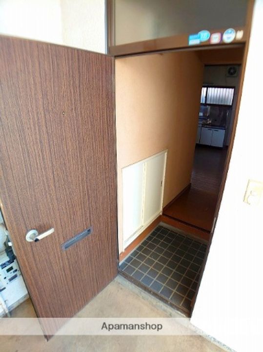 スカイハイツの玄関