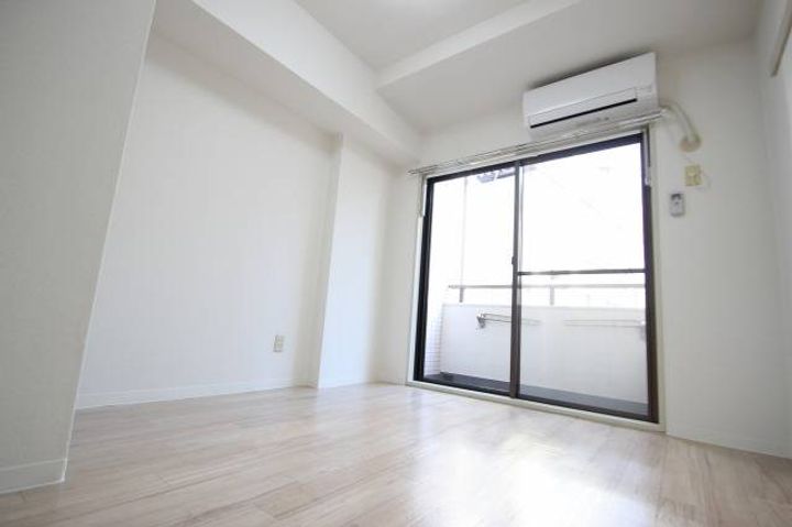 ヒルズみずほ台402の居間