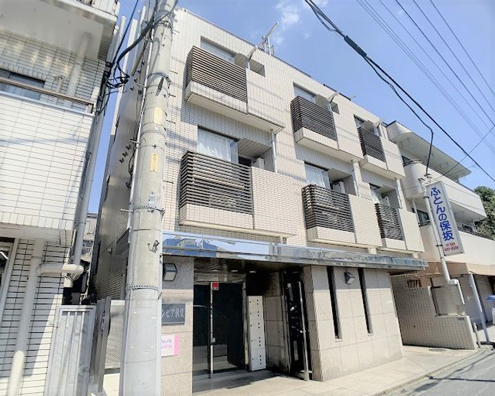 グランピア朝霞の外観