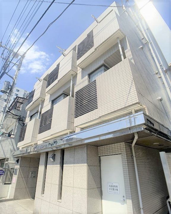 グランピア朝霞の外観