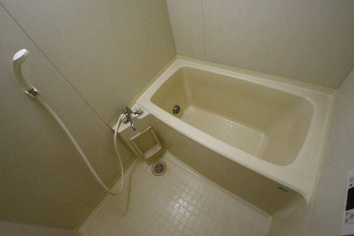 グリシーナの風呂