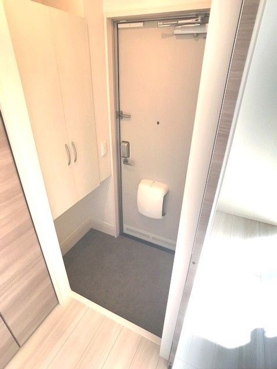 プレミアムリコス 壱号館の玄関