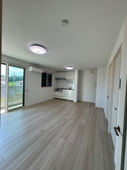 CONTRAIL 1(コントレイル)201号室の居間