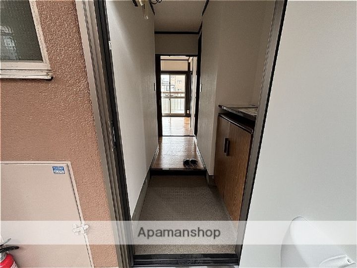 鶴瀬マンション205の玄関