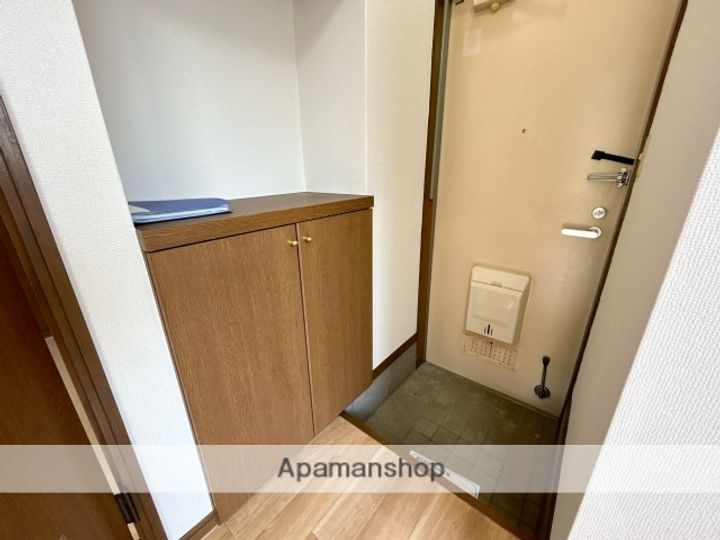 ハイツグランデール105の玄関