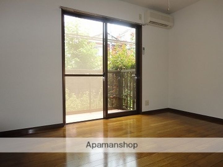 メゾン・ナオ201の居間