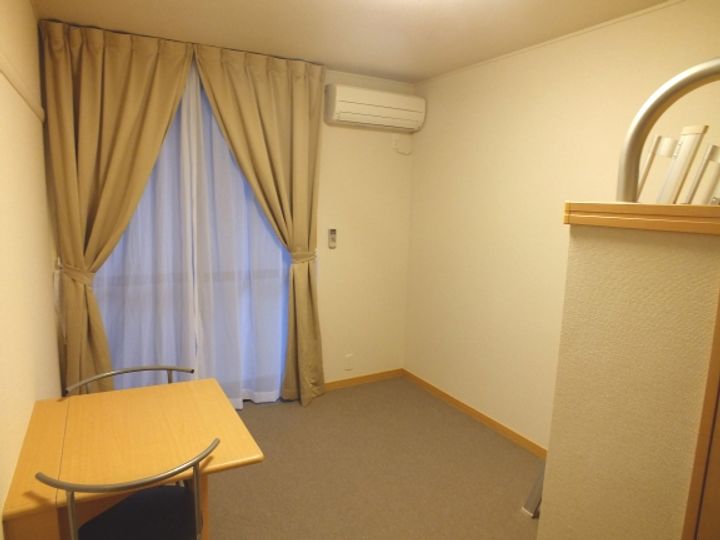 レオパレスNEEDSの居間