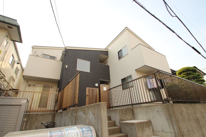 セレステ鶴瀬の外観