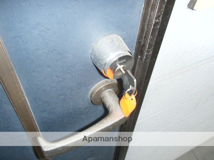ハイツセセラギの玄関