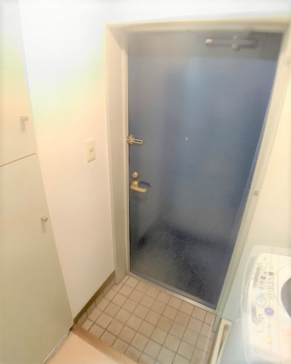 埼玉県朝霞市本町2丁目の賃貸マンションの玄関