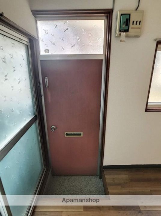 清和コーポの玄関