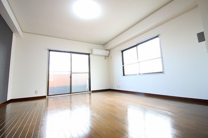 第2関根ビルの内装