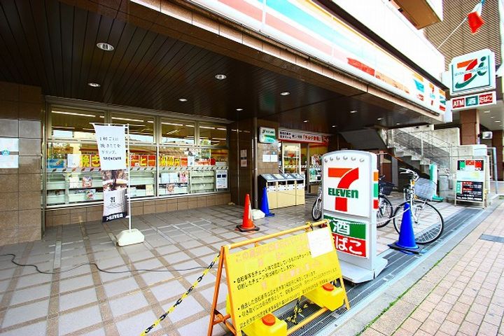 エルミタージュの周辺