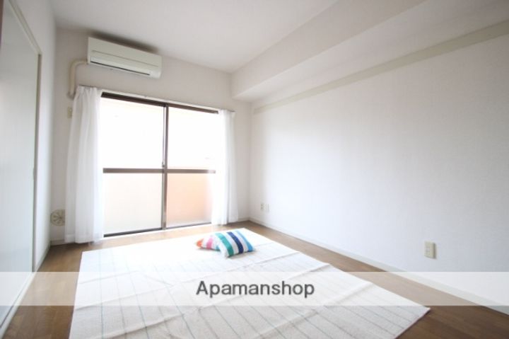 クレセント志木の居間