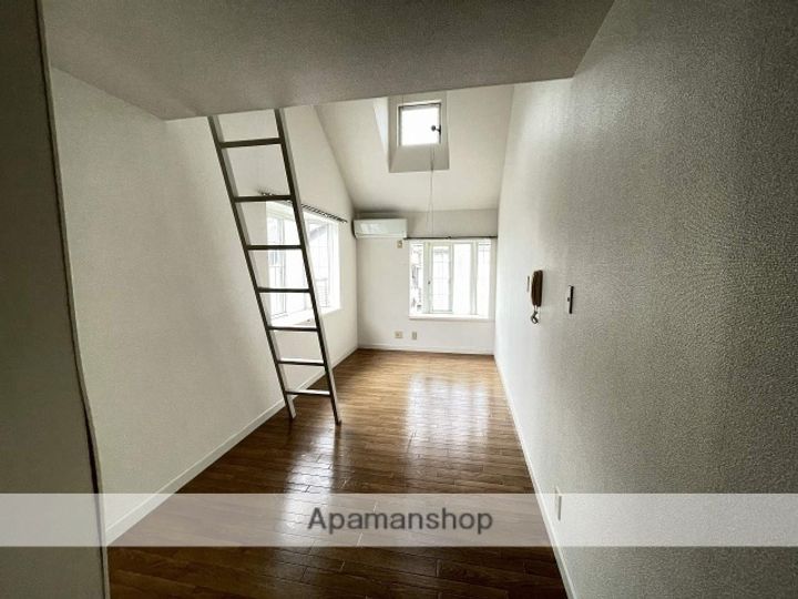 ヴェルドミール新河岸の居間