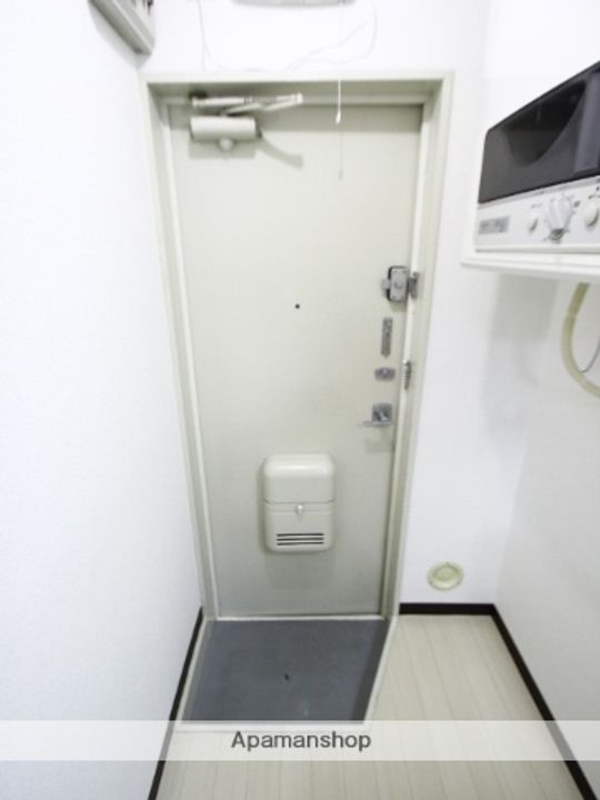 エミグラント志木101の玄関
