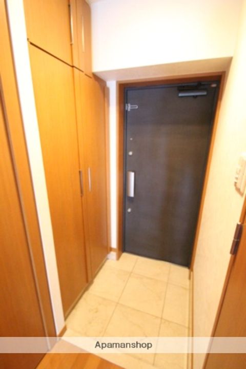 アリュージュ志木本町の玄関