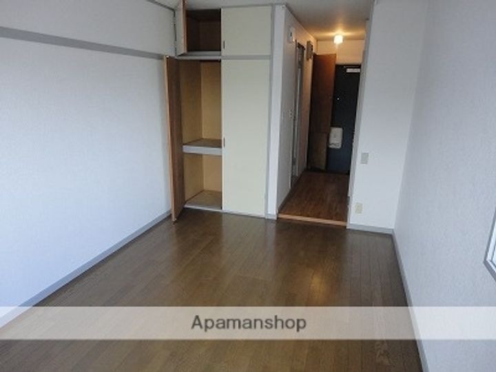 シャトレーヌ稲荷町の居間