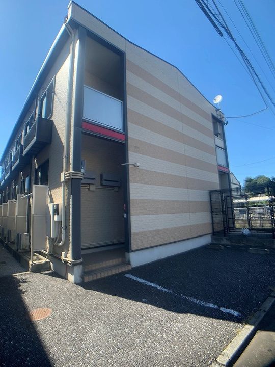 レオパレスクレール岸町の外観