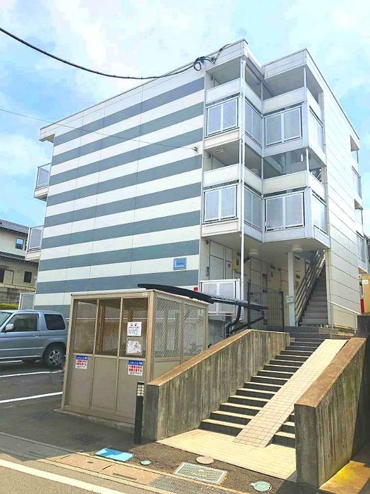 レオパレスプレーヌⅢの外観