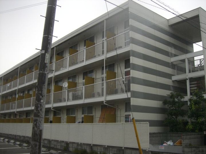レオパレス中宗岡の外観