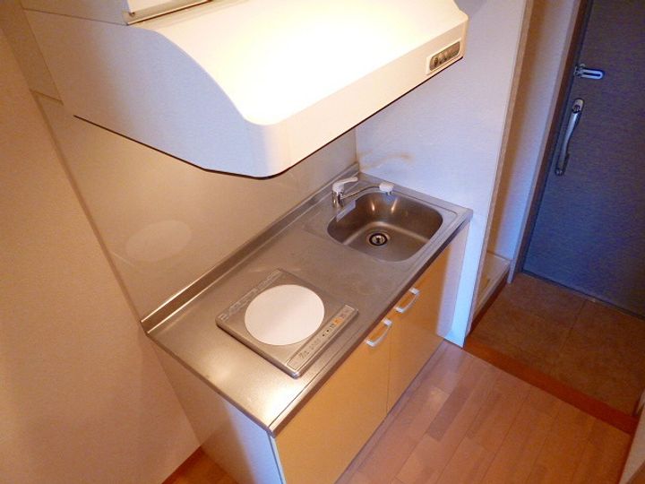 埼玉県富士見市西みずほ台2丁目の賃貸マンションのキッチン