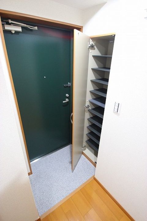 埼玉県ふじみ野市上福岡1丁目の賃貸マンションの玄関
