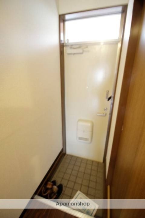 フレグレンスA102の玄関