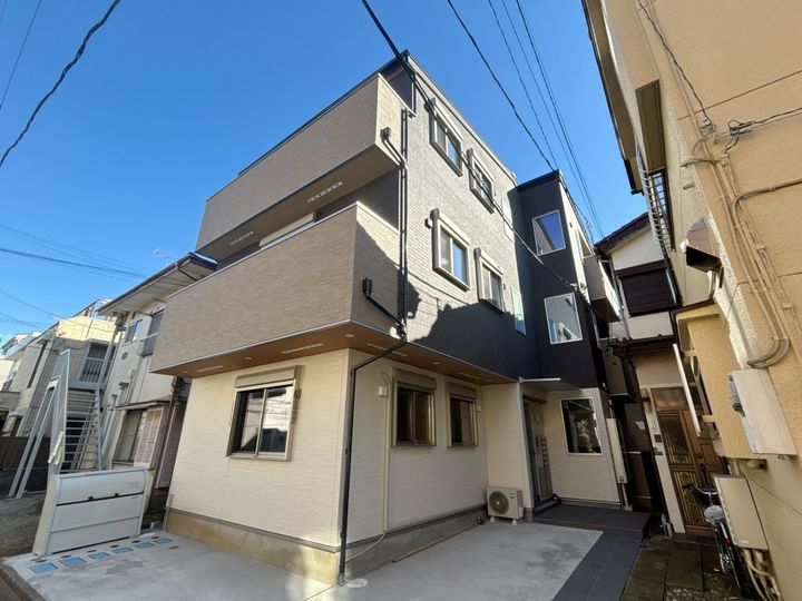 埼玉県朝霞市三原2丁目の賃貸アパートの外観