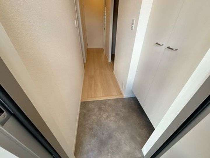 ハイムメゾン朝霞根岸台203号室の玄関