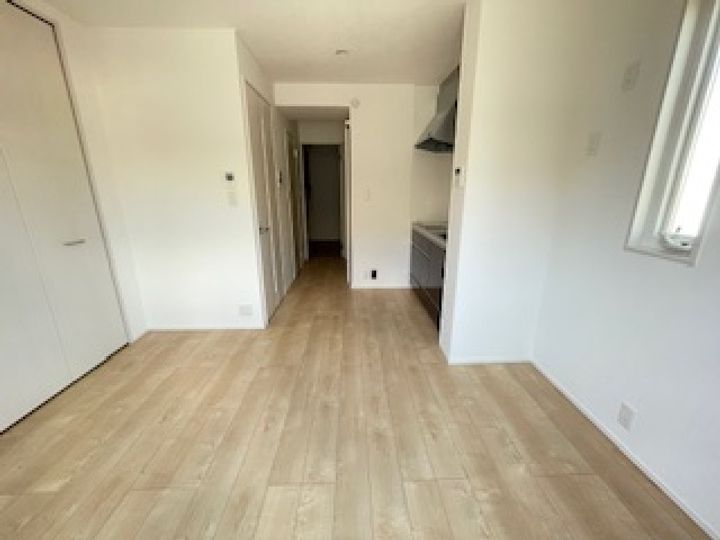 ベルサイズフラット鶴瀬202号室の内装