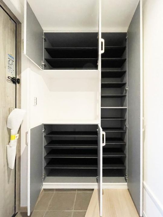 メゾン プリバーダの玄関