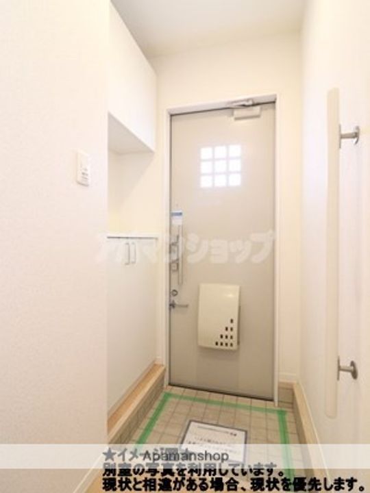 埼玉県川越市大字下広谷の賃貸アパートの玄関