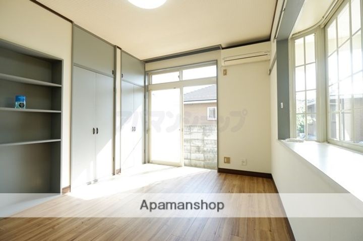 埼玉県鶴ヶ島市大字上広谷の賃貸アパートの居間