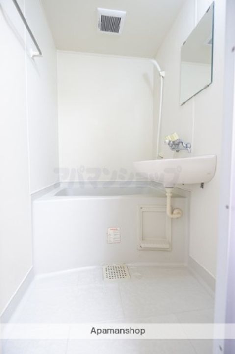 埼玉県鶴ヶ島市大字上広谷の賃貸アパートの風呂