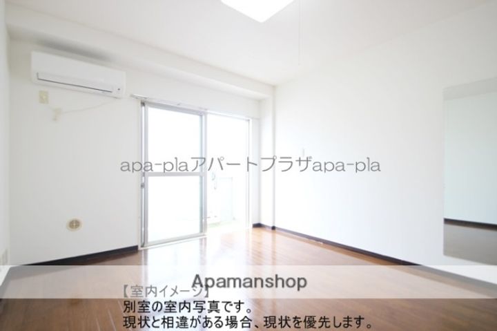 埼玉県川越市新宿町2丁目の賃貸マンションの居間