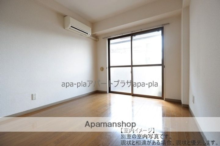 川越市駅前ビルの内装