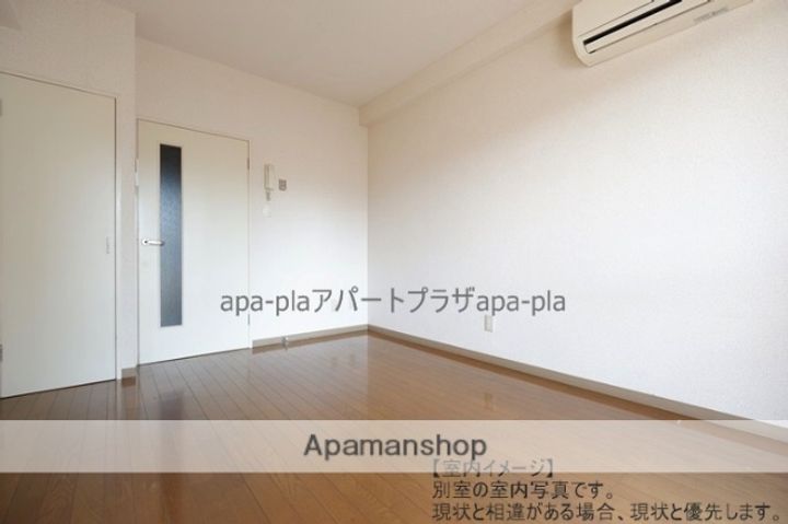 川越市駅前ビルの内装