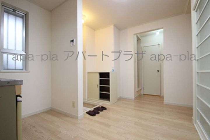 コスモプラザ Aの居間