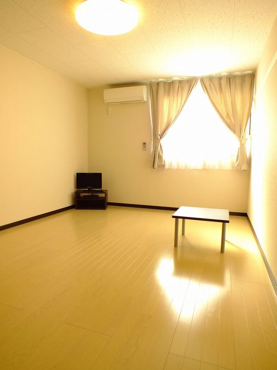 レオネクストWESTROADの居間