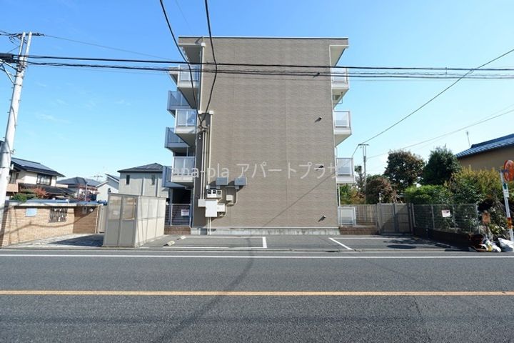 レオパレスグランドールの外観