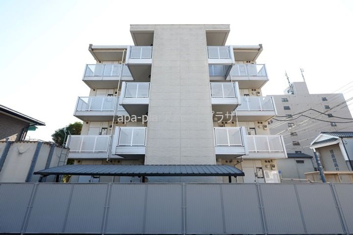 レオパレスグランドールの外観