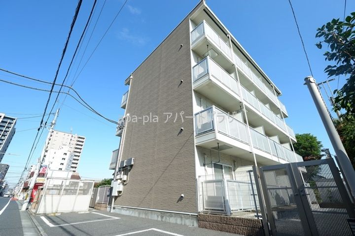 レオパレスグランドールの外観