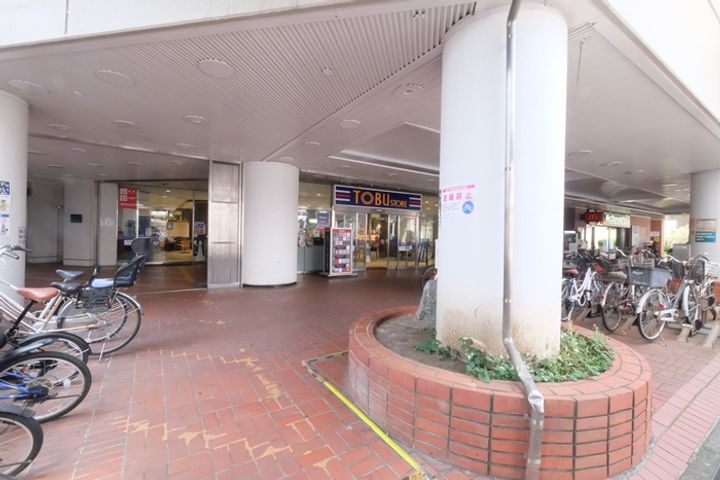 レオパレスグランドールの周辺