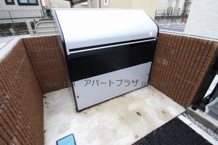 ウエストサニーガーデンの外観