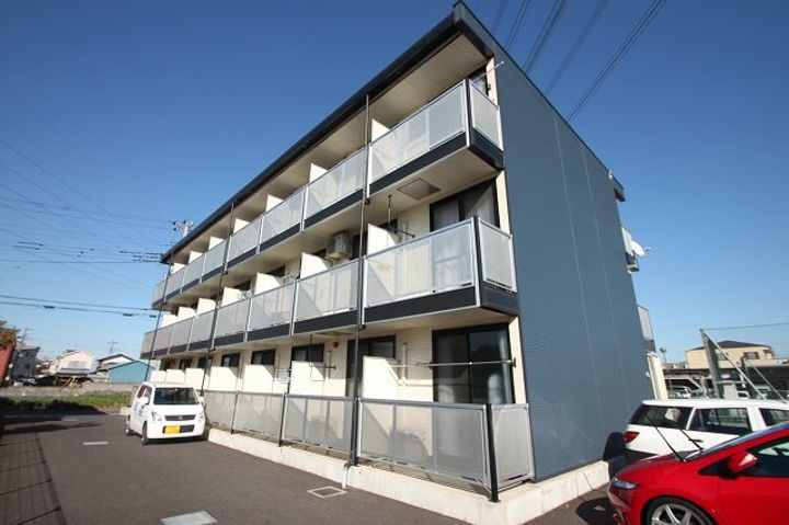 レオパレスリリーの外観